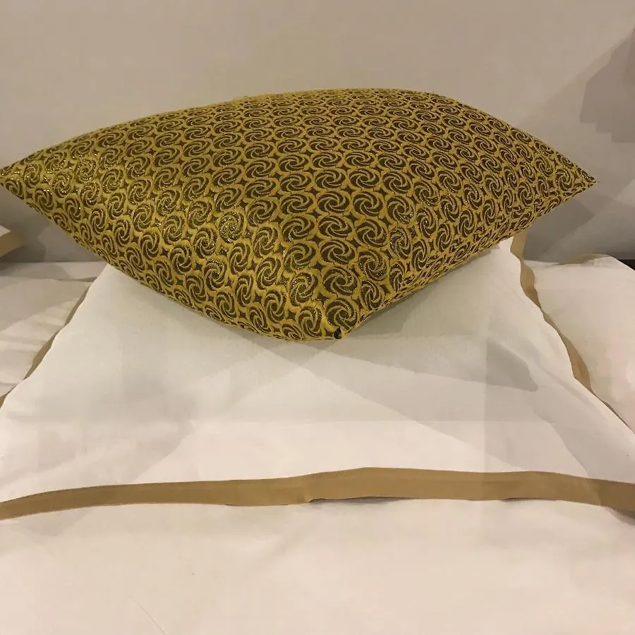 Koto Garden Suites Antwerpia Nocleg ze śniadaniem