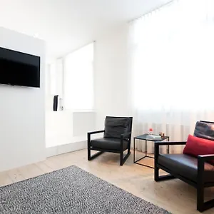 Maison Nationale Flats&suites Couette-café